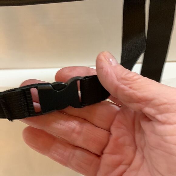 Car seat bag holder. Pocket to hold a large bag and hooks for Crossbody bags - Picture 2 of 8